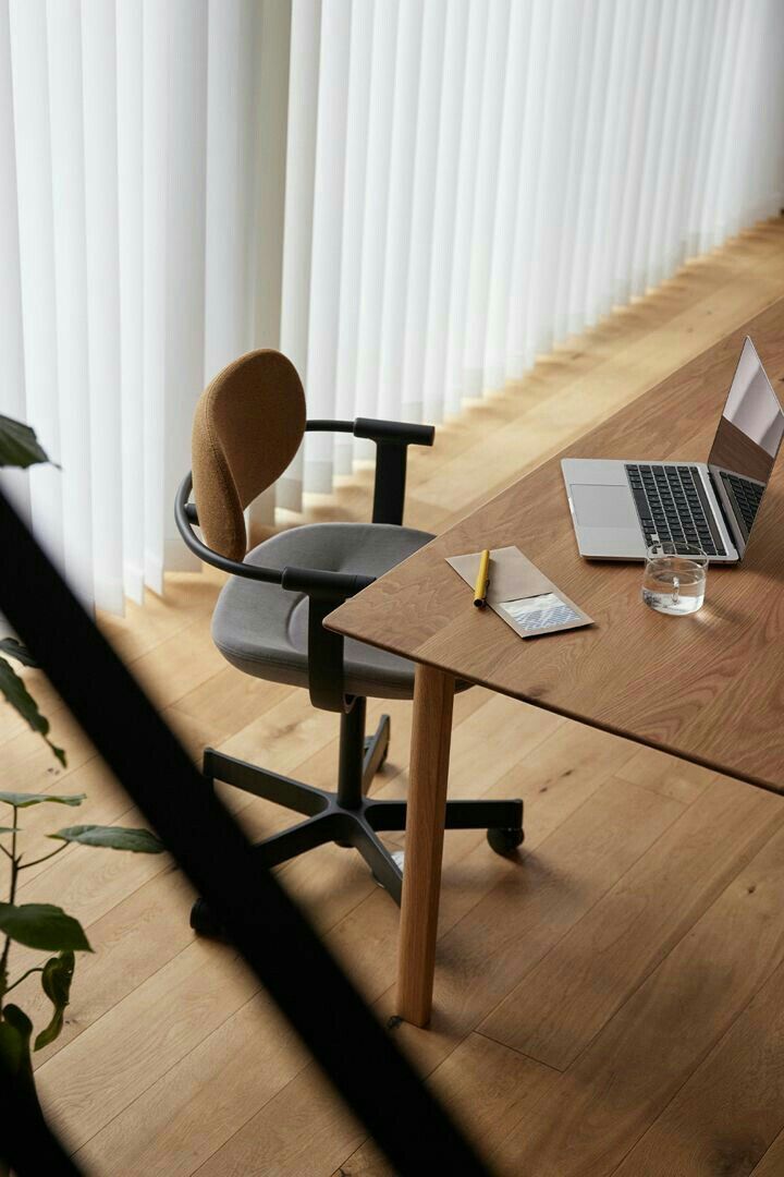 Modular desktop organizer with pens and notepad